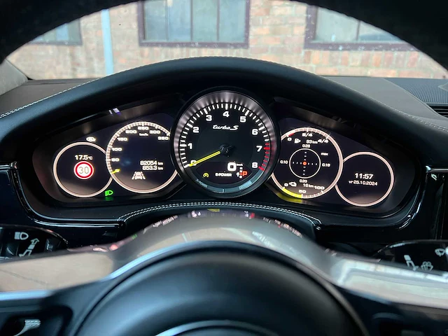 Porsche panamera turbo s e-hybrid 4.0 v8 680pk -akrapovic- 2017 (origineel-nl) - afbeelding 52 van  73