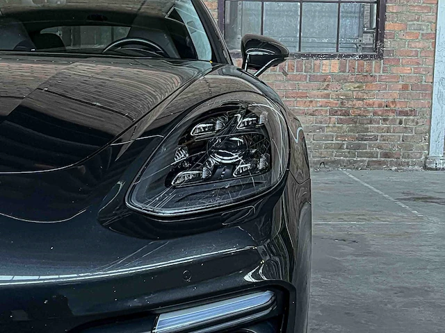 Porsche panamera turbo s e-hybrid 4.0 v8 680pk -akrapovic- 2017 (origineel-nl) - afbeelding 56 van  73