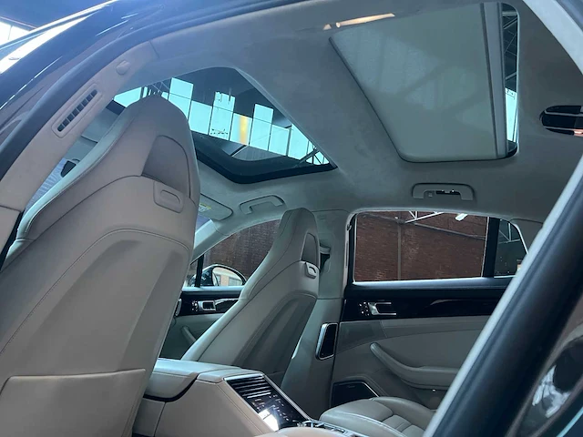 Porsche panamera turbo s e-hybrid 4.0 v8 680pk -akrapovic- 2017 (origineel-nl) - afbeelding 68 van  73