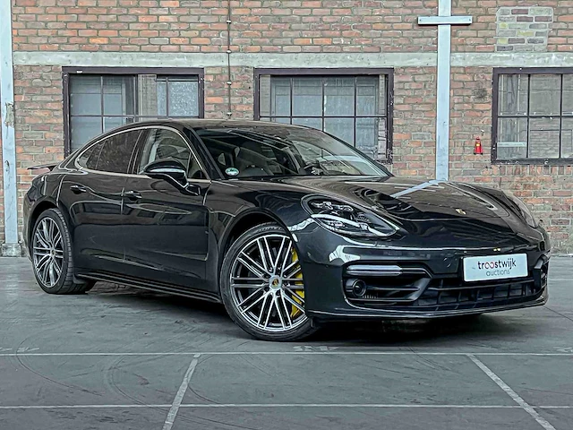 Porsche panamera turbo s e-hybrid 4.0 v8 680pk -akrapovic- 2017 (origineel-nl) - afbeelding 72 van  73