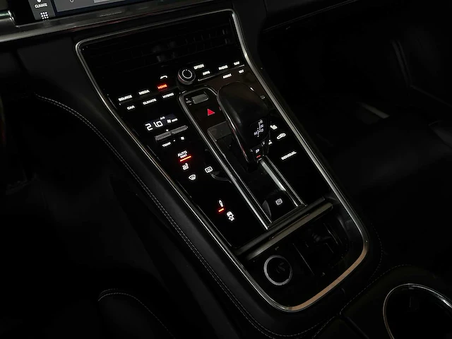 Porsche panamera turbo s e-hybrid 4.0 v8 sport-chrono (new-model) 2017 680pk (origineel-nl), pj-247-z - afbeelding 25 van  60