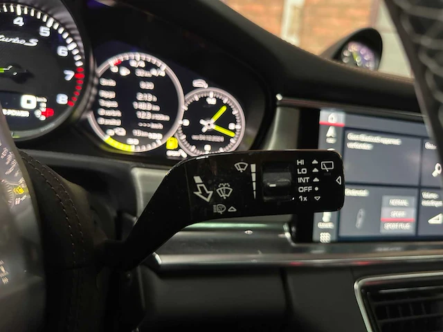 Porsche panamera turbo s e-hybrid 4.0 v8 sport-chrono (new-model) 2017 680pk (origineel-nl), pj-247-z - afbeelding 32 van  60