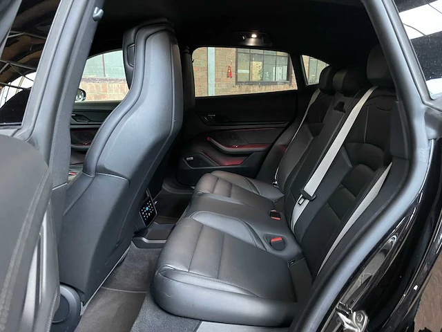 Porsche taycan 4s cross turismo (sport chrono) 93 kwh 571pk 2021 - afbeelding 17 van  45