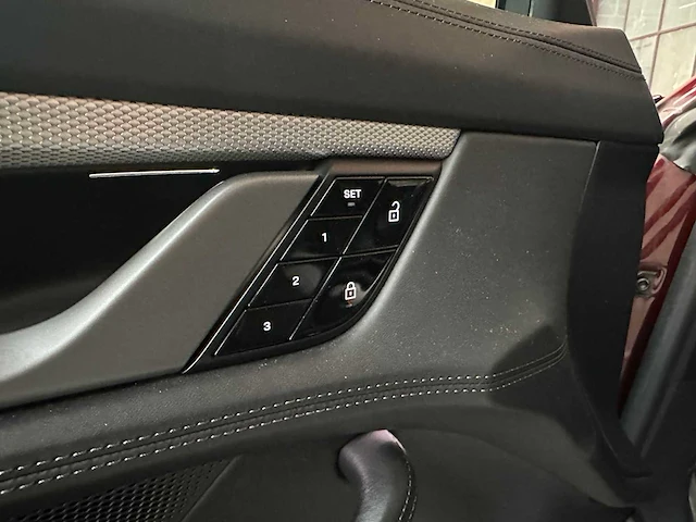 Porsche taycan cross turismo 4s 93 kwh 571pk 2021 sport-chrono (origineel-nl + 1e eigenaar), nl-kenteken - afbeelding 38 van  51