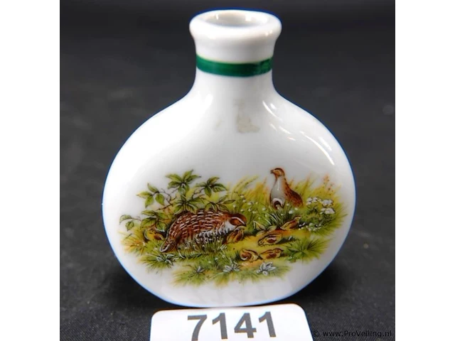 Porseleinen snuffbottle - afbeelding 1 van  3