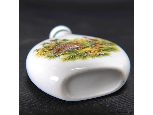 Porseleinen snuffbottle - afbeelding 3 van  3