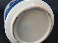 Porseleinen vaas met verzilverde lepeltjes - afbeelding 5 van  5