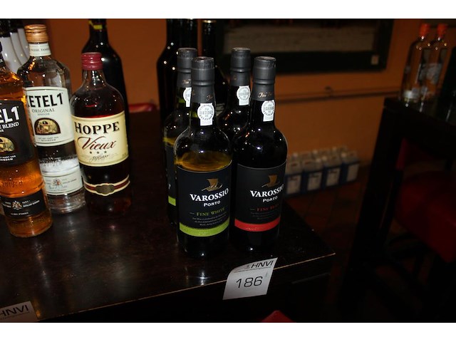 Port varossio 2 x wit en 2 x rood. - afbeelding 1 van  2