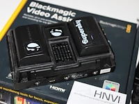 Portable monitor black magic design 6g. met accu's en lader. - afbeelding 3 van  3