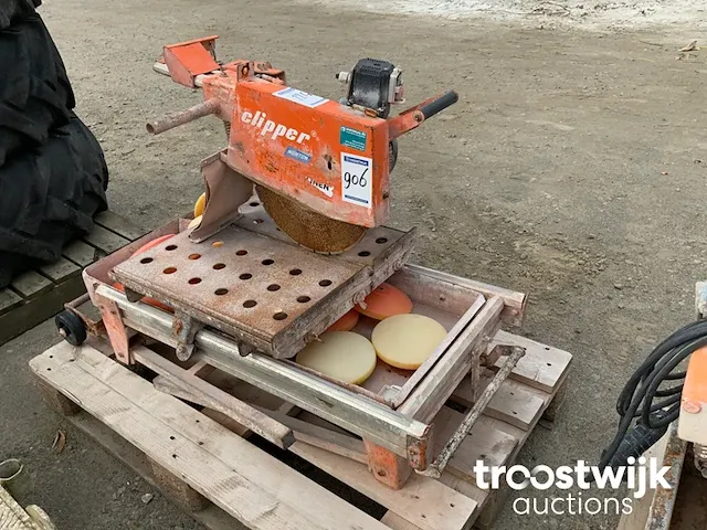 Portable steenzaagmachine - afbeelding 1 van  6