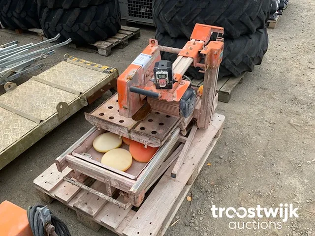Portable steenzaagmachine - afbeelding 2 van  6