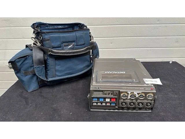 Portable video cassette recorder sony, bvw-35p - afbeelding 1 van  6