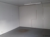 Portakabin met 2 kantoren, gang, toiletten en kantine/keuken met inbouwapparatuur - 1800x400x300 cm - afbeelding 13 van  60