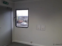 Portakabin met 2 kantoren, gang, toiletten en kantine/keuken met inbouwapparatuur - 1800x400x300 cm - afbeelding 49 van  60