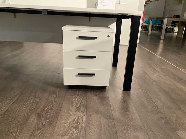 Portico hoekbureau met ladeblok - afbeelding 5 van  7