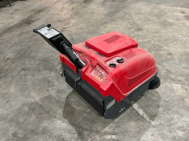 Portotecnica lion 600e zelfrijdende veegmachine - afbeelding 6 van  9