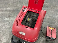 Portotecnica lion 600e zelfrijdende veegmachine - afbeelding 8 van  9