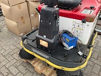 Portotecnica lion plus 9500 me elektrische straatveegmachine - afbeelding 2 van  14