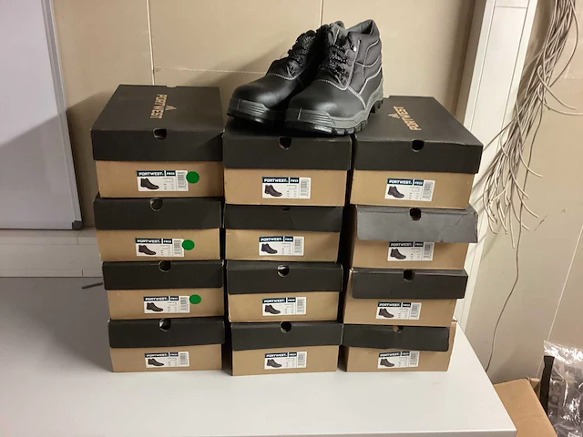 Portwest veiligheidsschoenen (12x) - afbeelding 1 van  4
