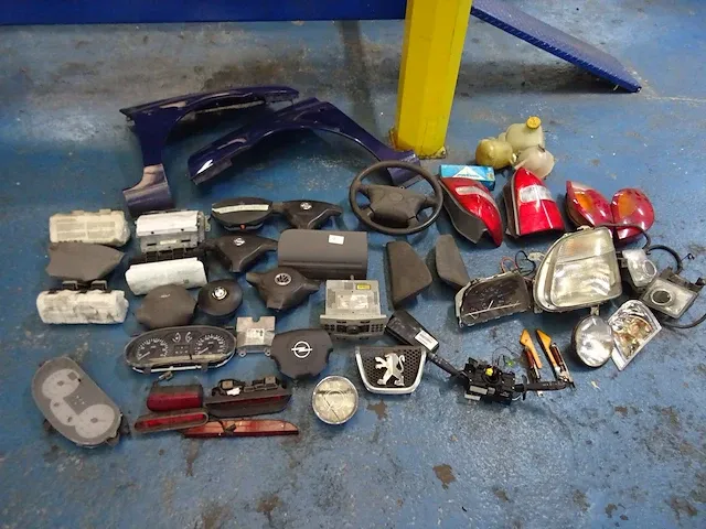 Post auto onderdelen - afbeelding 1 van  4