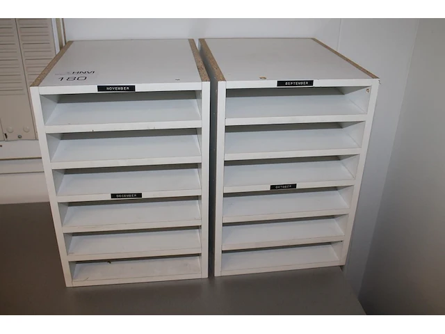 Postbakken met zes vakken. afmeting 26 x 32 x 37 - afbeelding 1 van  1