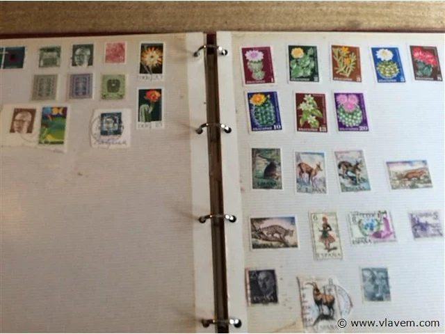 Postzegels album divers - afbeelding 2 van  7