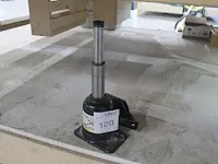 Potkrikje coram max 3,5 ton. let op: hefijzer ontbreekt. - afbeelding 1 van  1