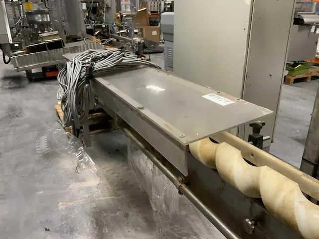 Potten vulmachine met sluitlijn - afbeelding 8 van  25