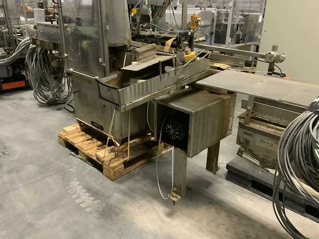 Potten vulmachine met sluitlijn - afbeelding 10 van  25