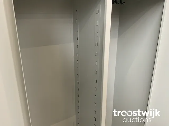 Povag archiefkast / schoonmaakkast - afbeelding 8 van  9