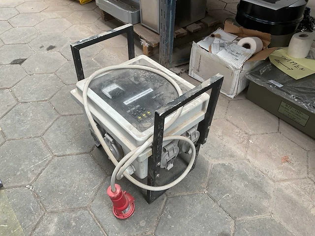 Power distribution box - afbeelding 1 van  5
