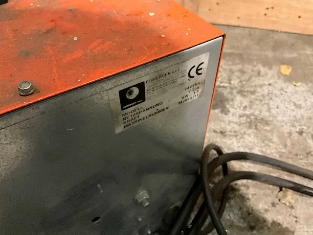 Power gen - 24v 50a acculader - afbeelding 3 van  3
