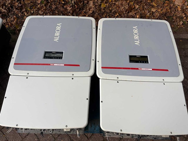 Power one - aurora trio 27.6k - gebruikte omvormer (5x) - afbeelding 2 van  6