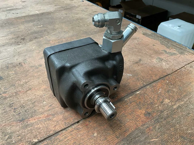 Power steering pump - afbeelding 1 van  4