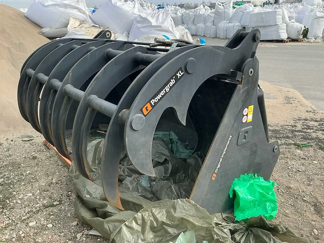 Powergrab xl 240 bor rail l graafbak met grijper - afbeelding 1 van  7