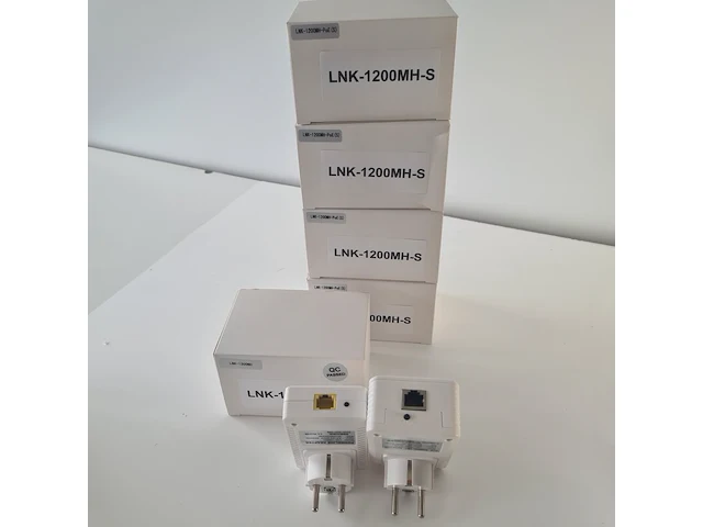 Powerline poe set 4x zender 1x homeplug - afbeelding 1 van  2