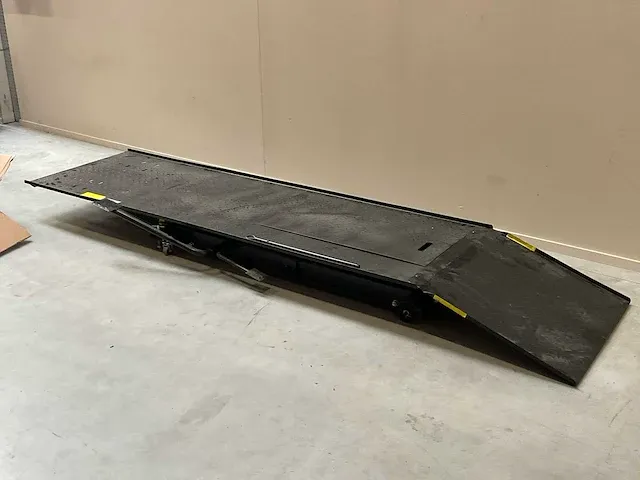 Powerplus motor heftafel met wielklem - afbeelding 5 van  8