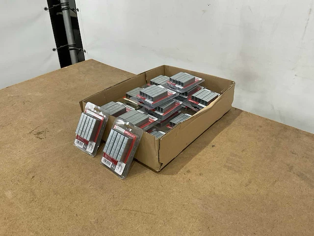 Powerplus tacker nietjes 16 mm (20x) - afbeelding 1 van  5