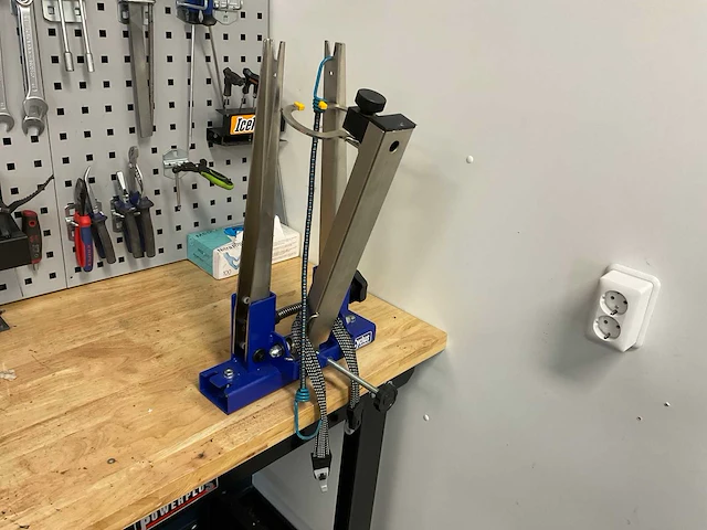 Powerplus tools werkbank met gereedschap - afbeelding 7 van  11