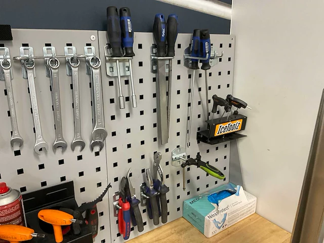 Powerplus tools werkbank met gereedschap - afbeelding 8 van  11