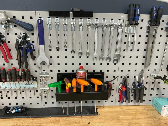 Powerplus tools werkbank met gereedschap - afbeelding 9 van  11