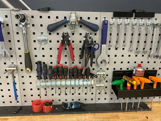 Powerplus tools werkbank met gereedschap - afbeelding 10 van  11