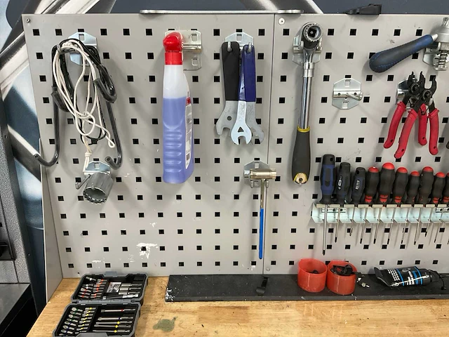 Powerplus tools werkbank met gereedschap - afbeelding 11 van  11