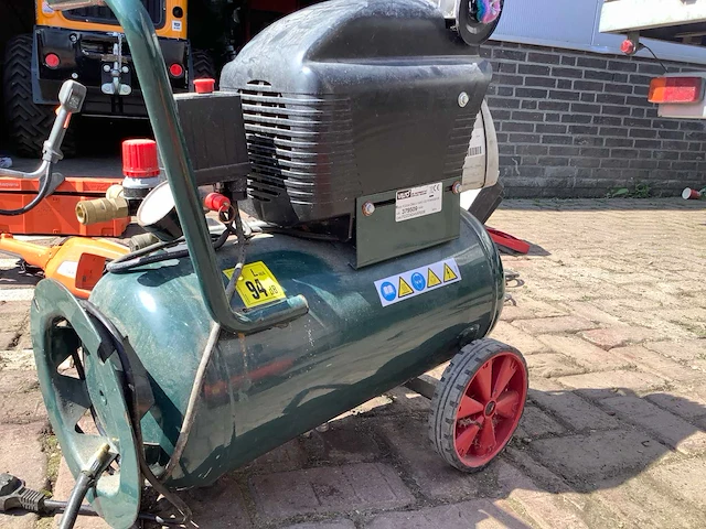 Powerplus x8105 hogedrukcompressor - afbeelding 3 van  4
