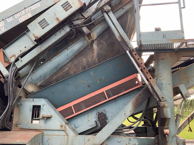 Powerscreen schudzeef 3 fracties chieftain 1200 mobiele zeefinstallatie - afbeelding 16 van  44