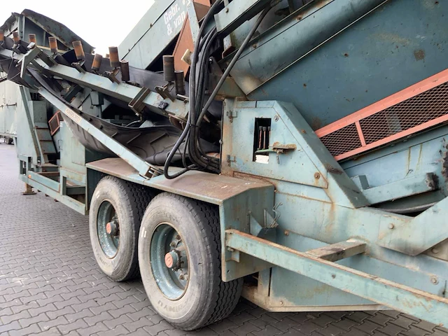 Powerscreen schudzeef 3 fracties chieftain 1200 mobiele zeefinstallatie - afbeelding 35 van  44