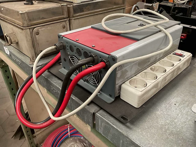 Powersine 1600va 12volt omvormer - afbeelding 3 van  3