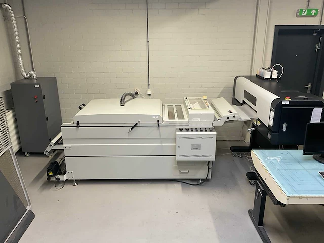 Pps - 2022 - digital printing powder machine : hy1500-2 / hy6900-4 printer / hy1800 smoke purifier / desktop opstelling - afbeelding 34 van  45