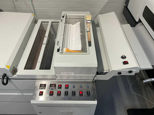 Pps - 2022 - digital printing powder machine : hy1500-2 / hy6900-4 printer / hy1800 smoke purifier / desktop opstelling - afbeelding 44 van  45