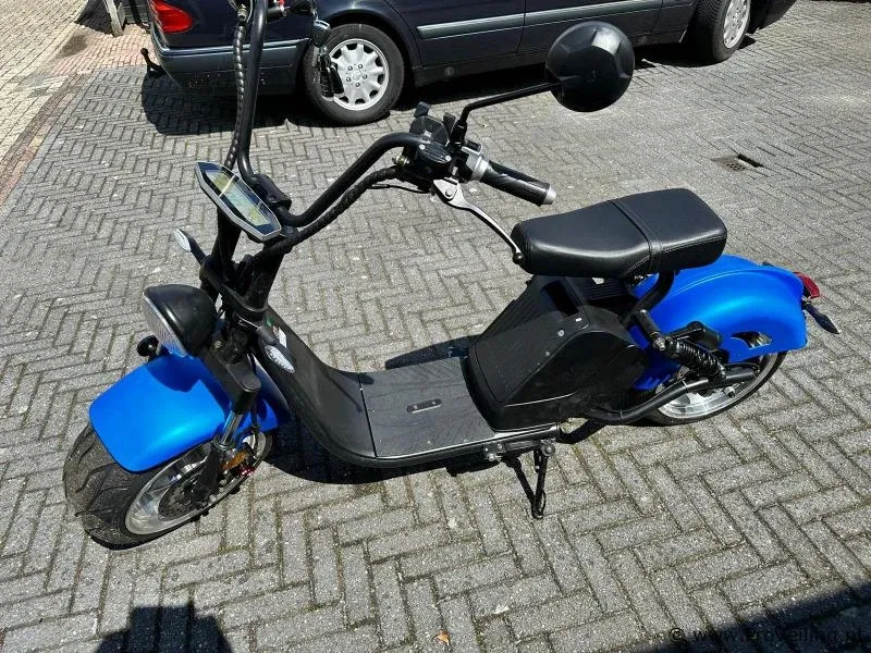 Veiling van een motion mirage microcar & elektrische scooter te vriezenveen
